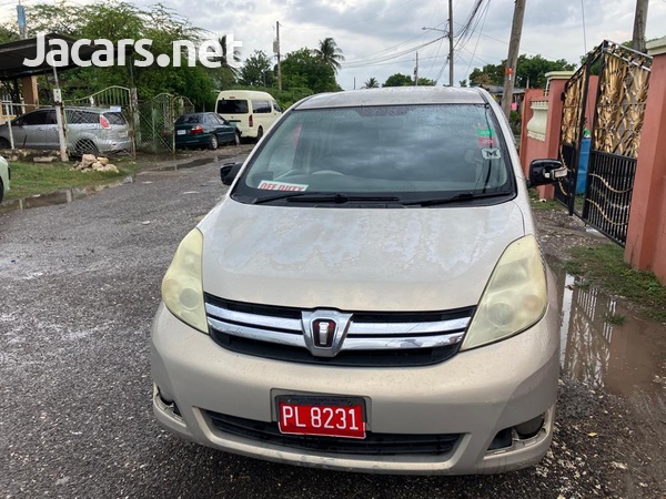 Toyota Isis 2,0L 2011