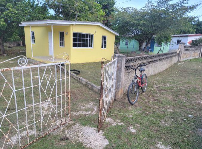 House for Sale   Black River