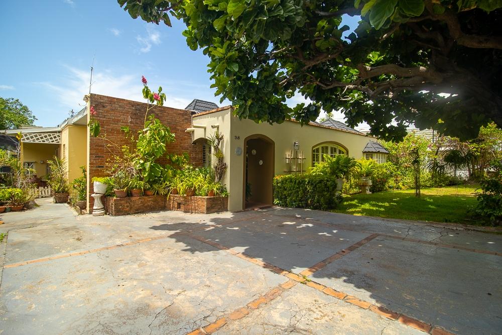 House for Sale Kingston 8