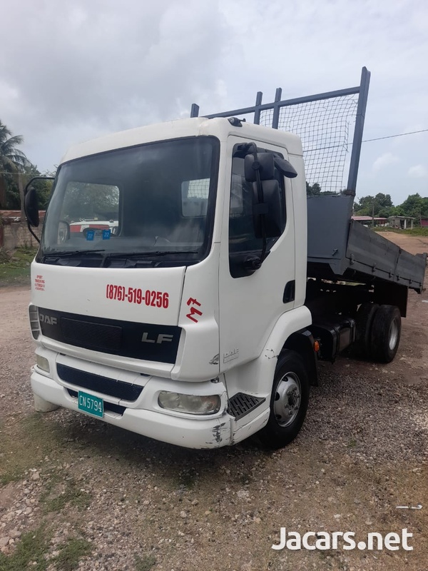 2004 DAF truck