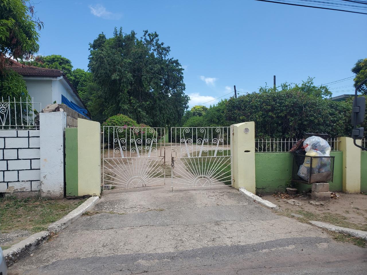 House for Sale   Kingston 20