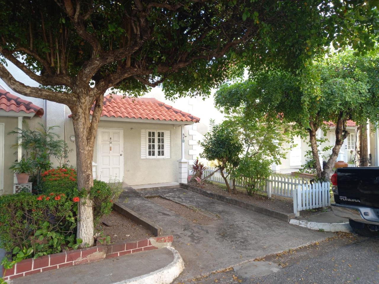 Townhouse for Sale   Kingston 8