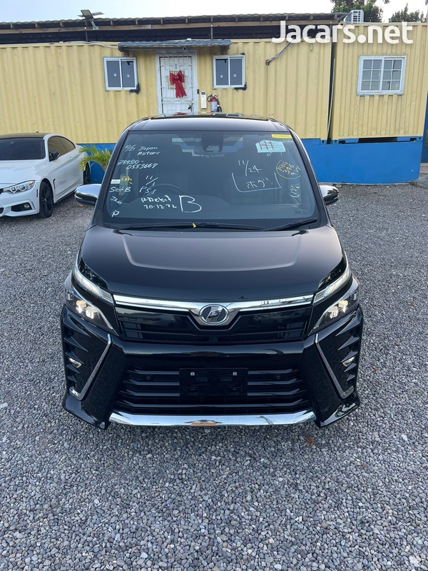 Toyota Voxy 2,0L 2019
