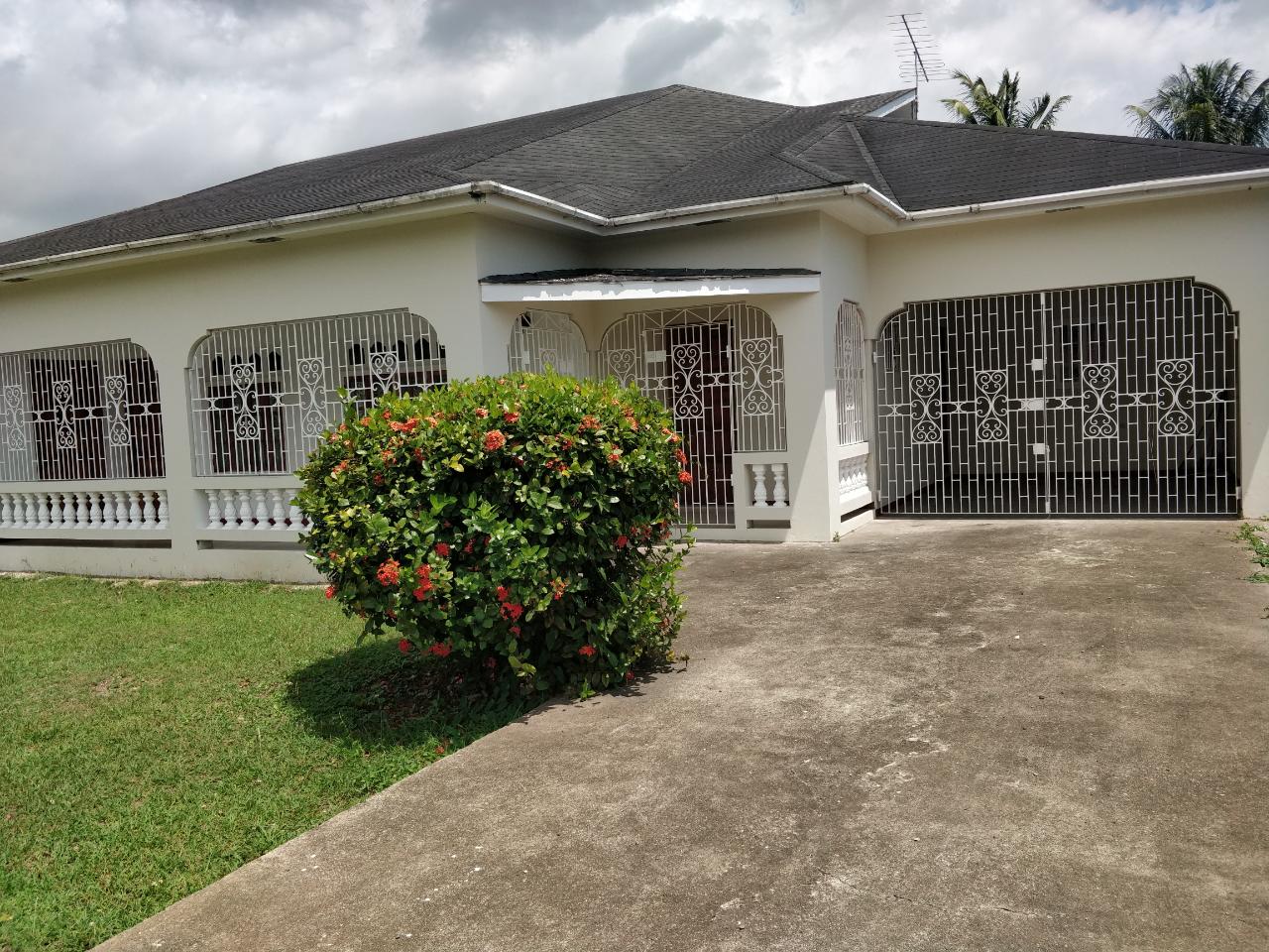 House for Sale   May Pen