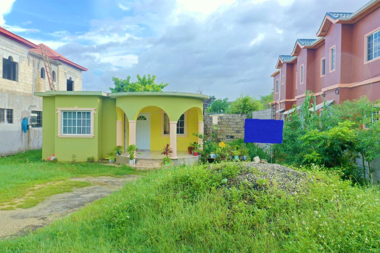 House for Sale   Middle Quarters