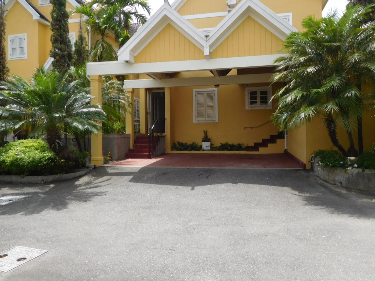 Townhouse for Rent   Kingston 8