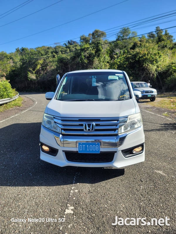 Honda Stepwgn Spada 2,0L 2013