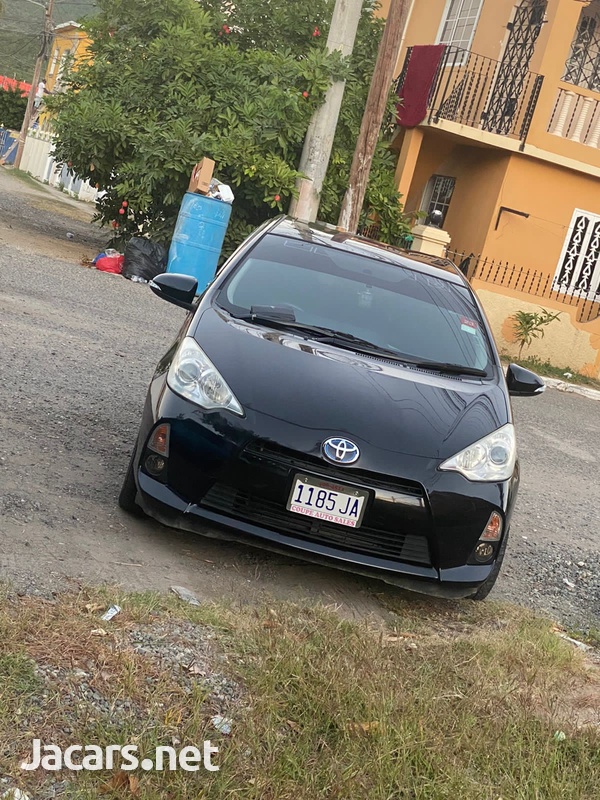 Toyota Aqua 1,5L 2013