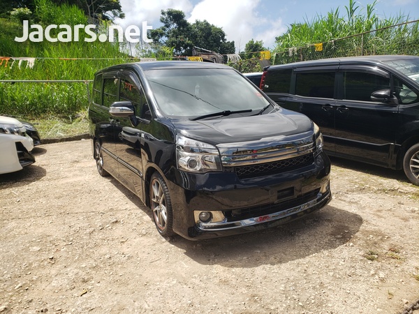 Toyota Voxy 2,0L 2012