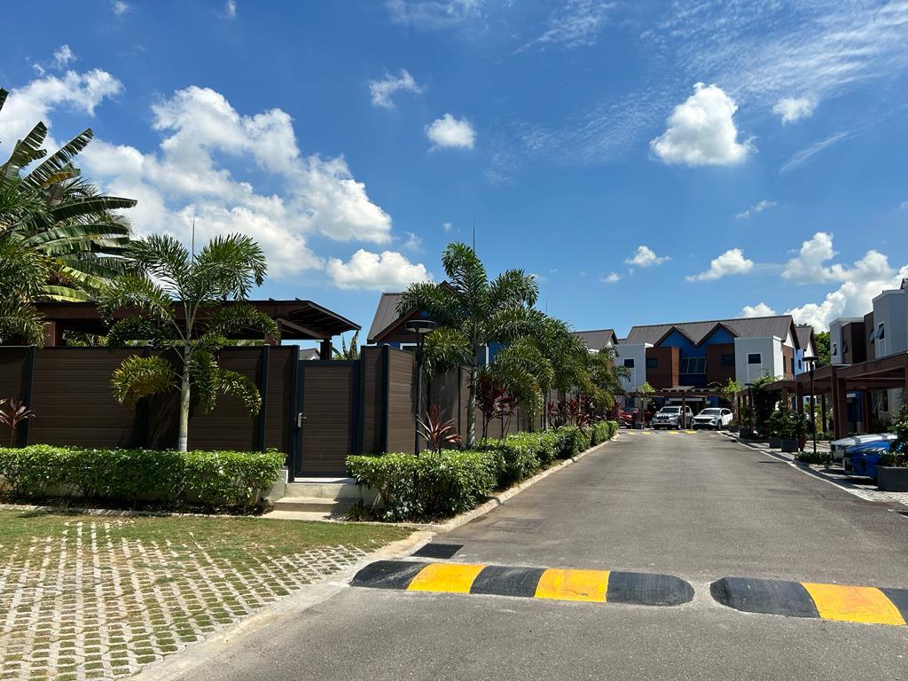 Townhouse for Rent   Kingston 6
