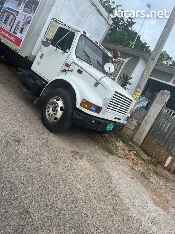1995 International Dt Truck