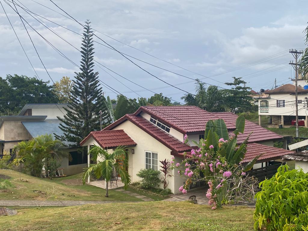 House for Sale Green Island