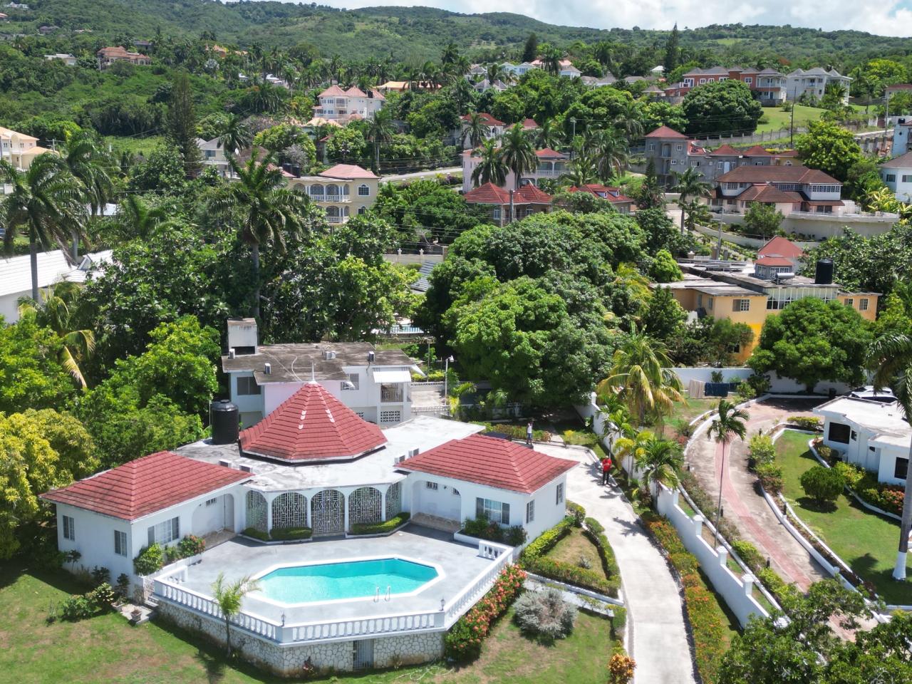 Resort Apartment/Villa for Sale Ironshore