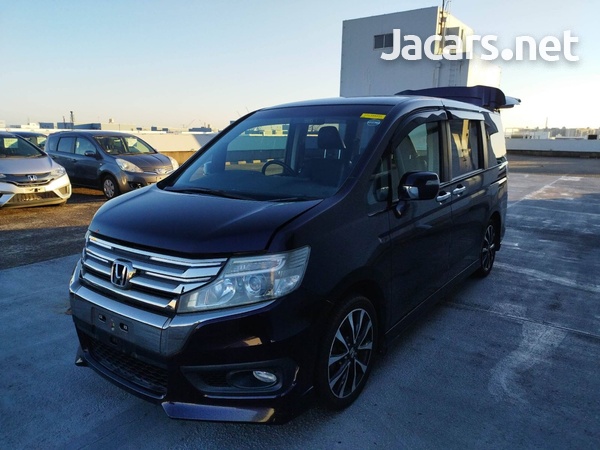 Honda Stepwgn 2,0L 2013