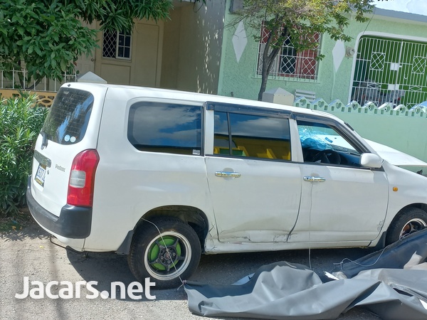 Toyota Probox 1,5L 2013