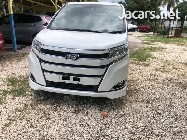 Toyota Noah 2,0L 2018