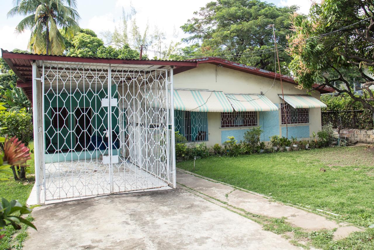 House for Sale   May Pen
