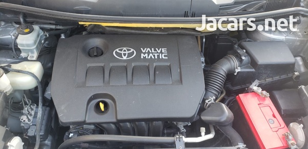 Toyota Isis 0,4L 2014
