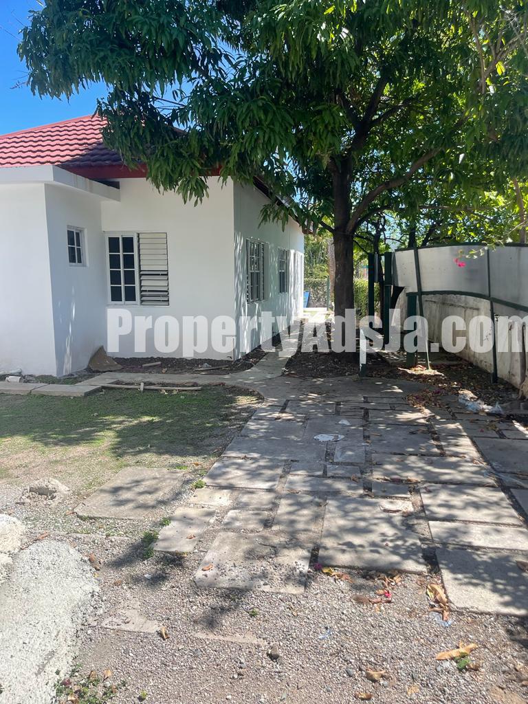 3 bed House For Rent in HOPE PASTURES, Kingston / St. Andrew, Jamaica