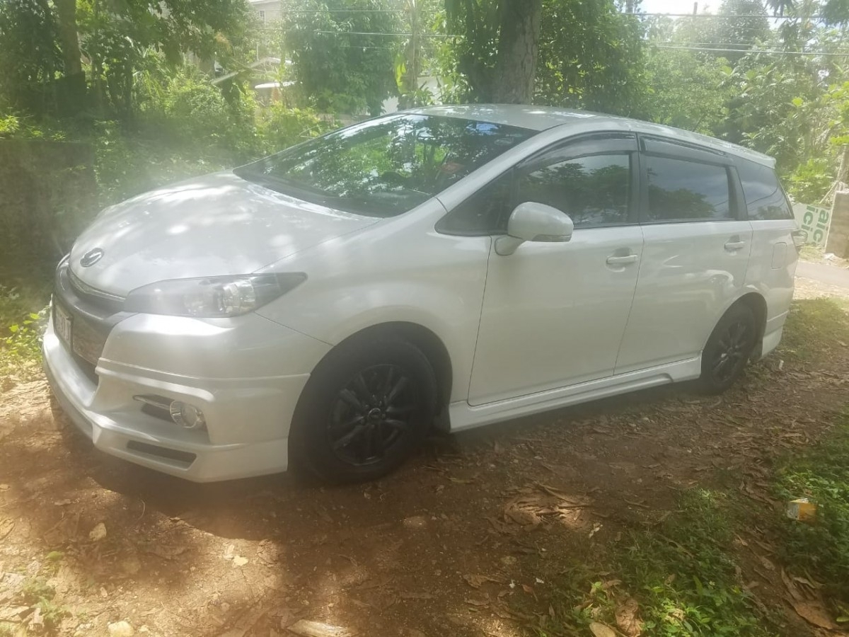 For Rent: Toyota Wish For Rent