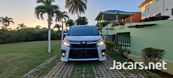Toyota Voxy 2,0L 2017