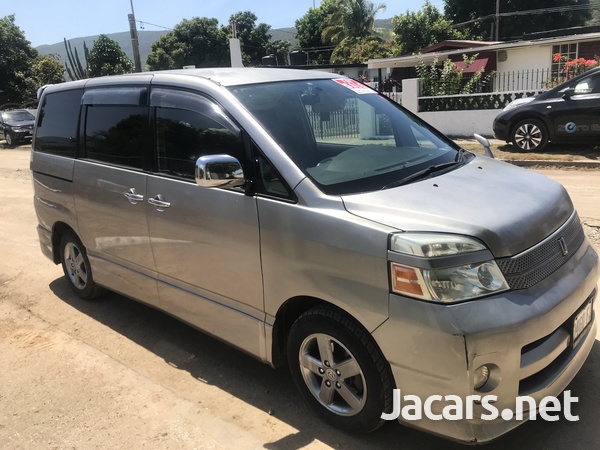 Toyota Voxy 1,0L 2006