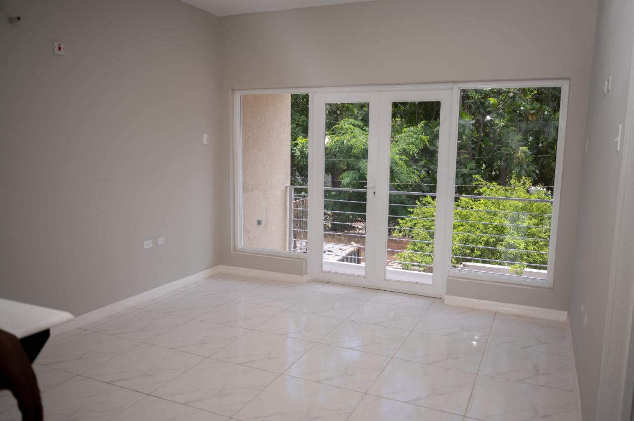 Apartment for Sale   Kingston 19