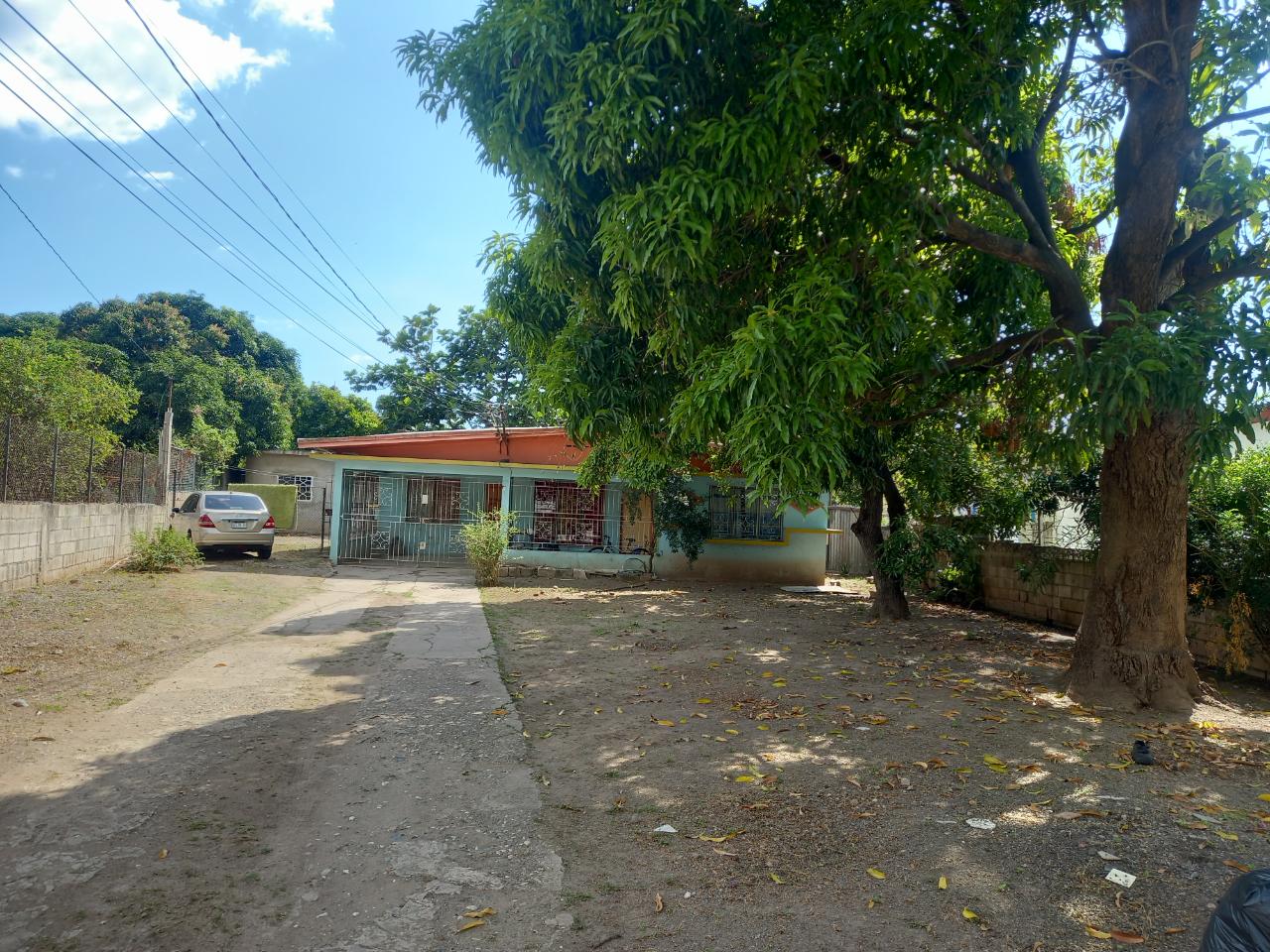 House for Sale   Kingston 20