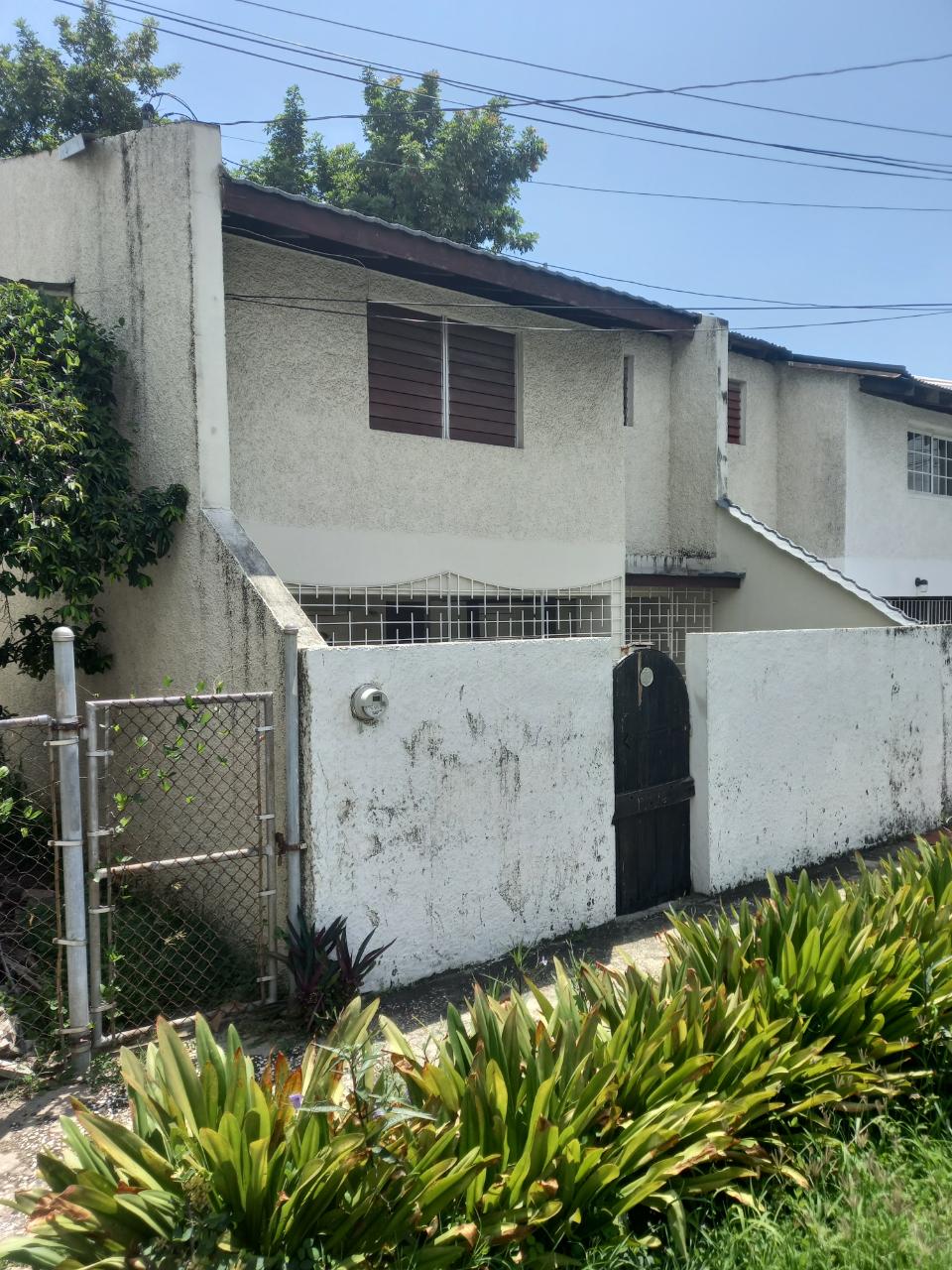Townhouse for Sale   Kingston 5