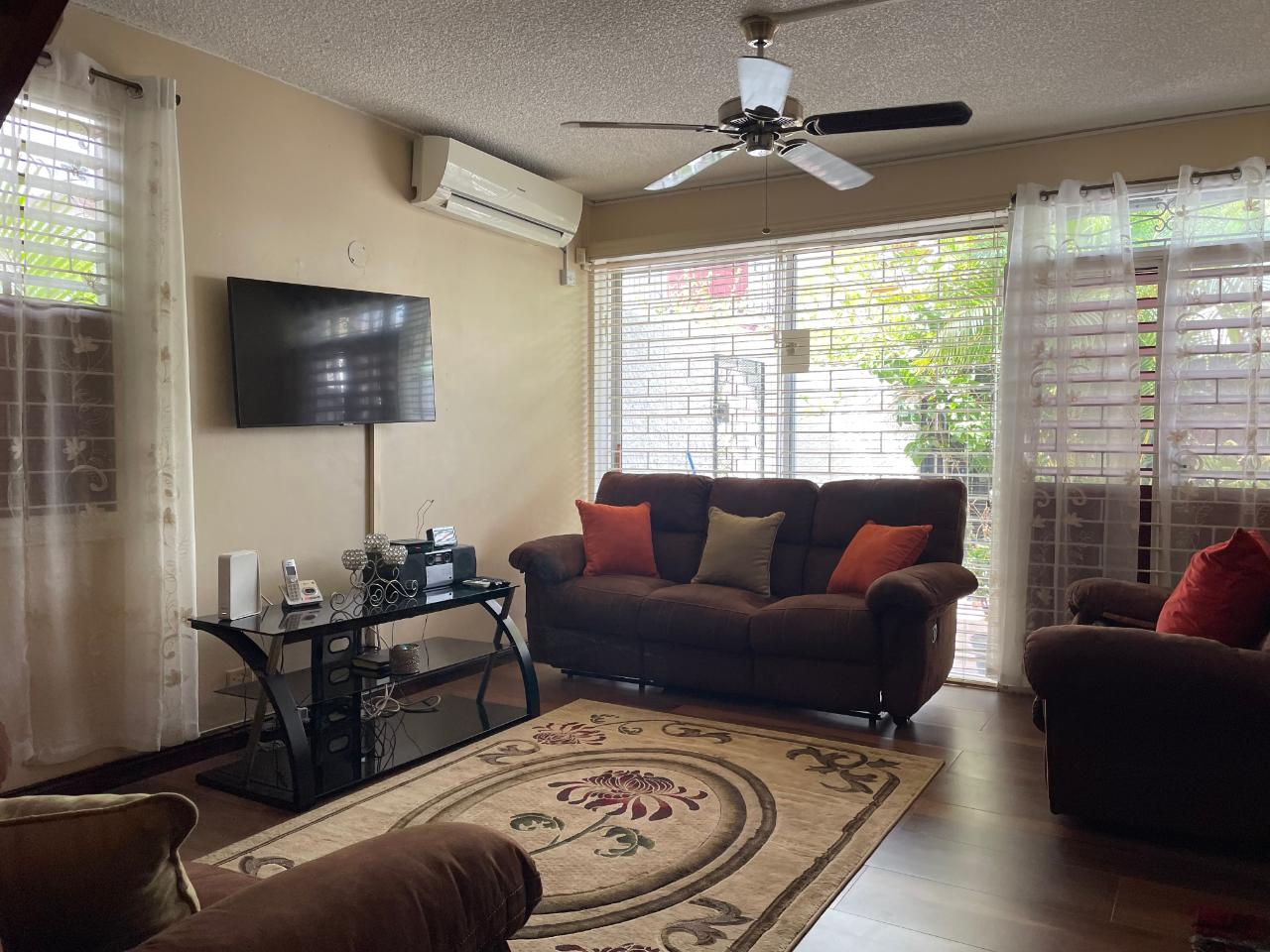 Townhouse for Rent   Kingston 8