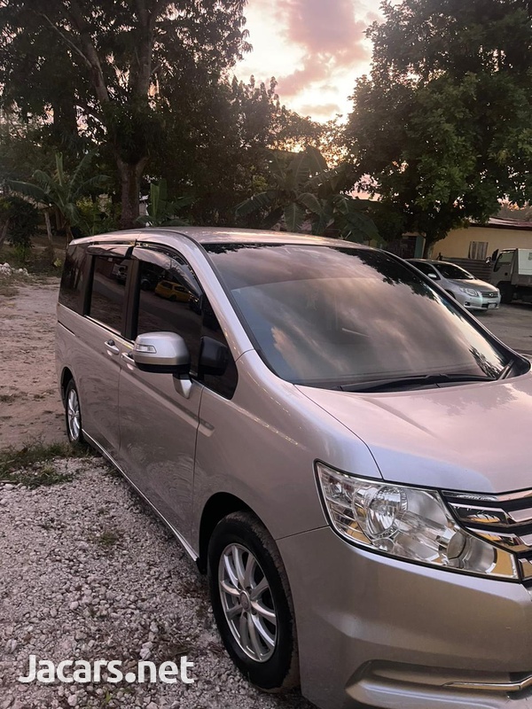 Honda Stepwgn 2,4L 2012
