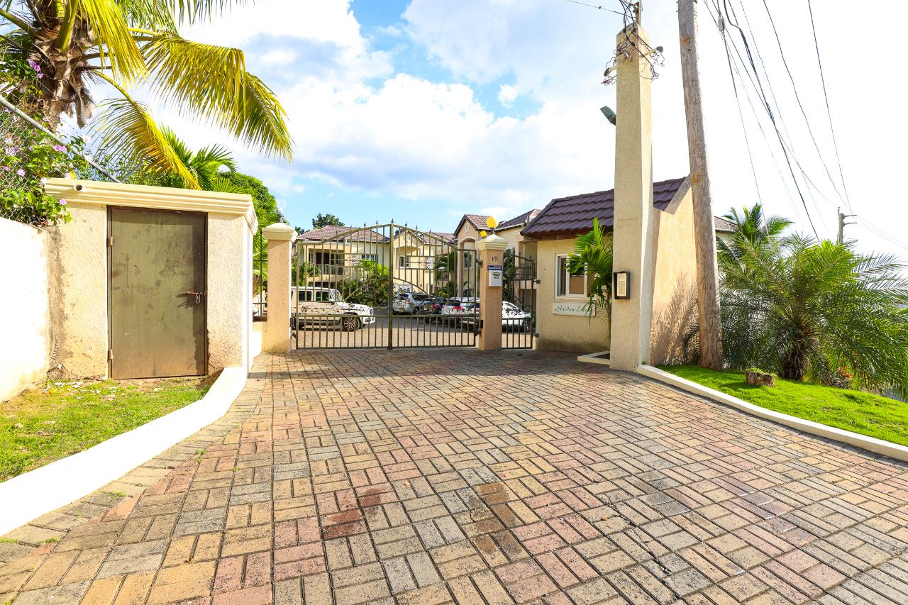 Apartment for Rent   Kingston 8