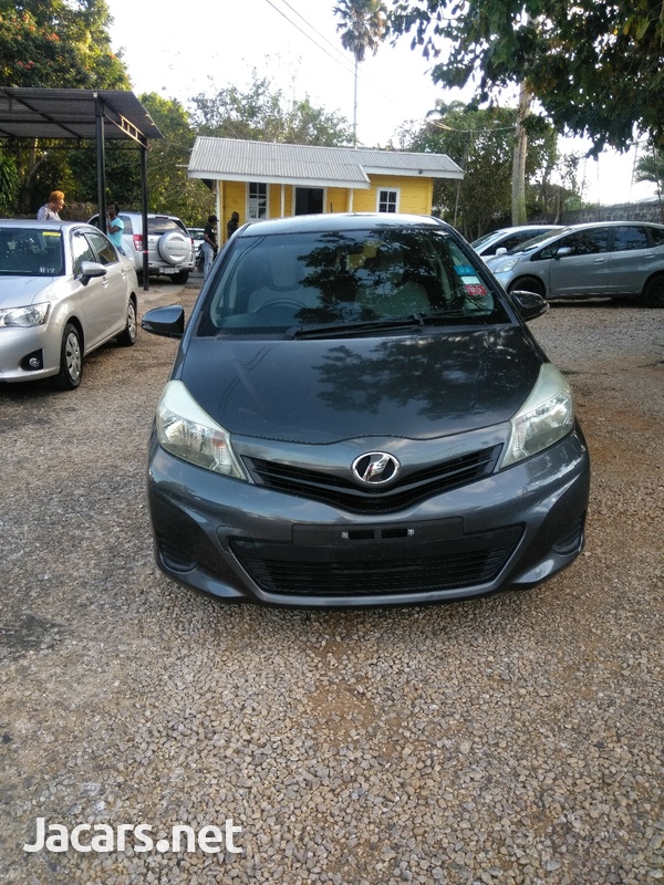 Toyota Vitz 1,3L 2013