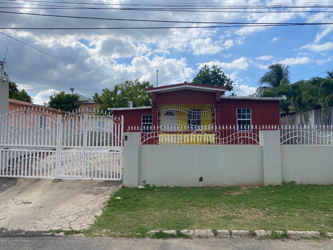 House for Foreclosure   Spanish Town