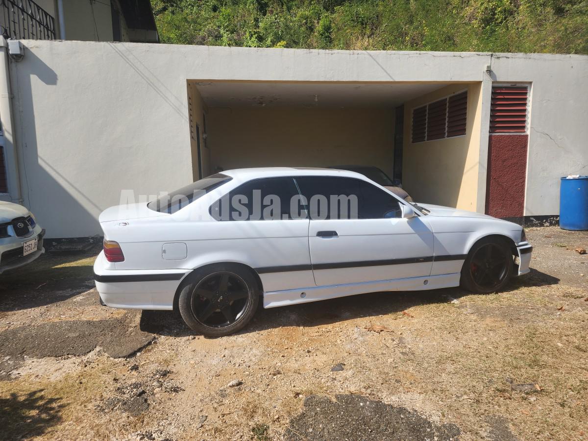 1992 BMW 318is