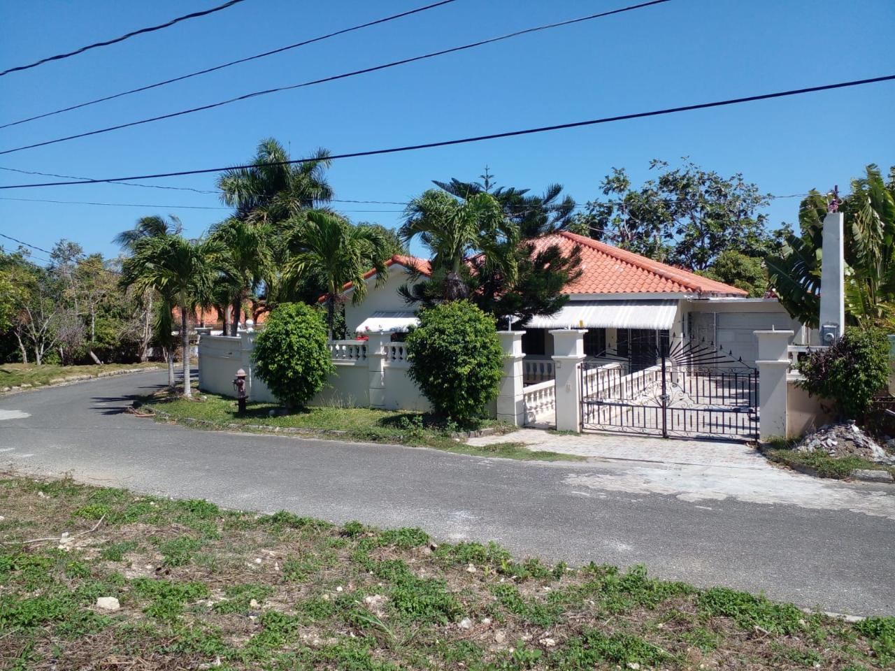 Resort Apartment/Villa for Sale   Tower Isle