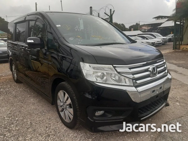 Honda Stepwgn Spada 2,0L 2013