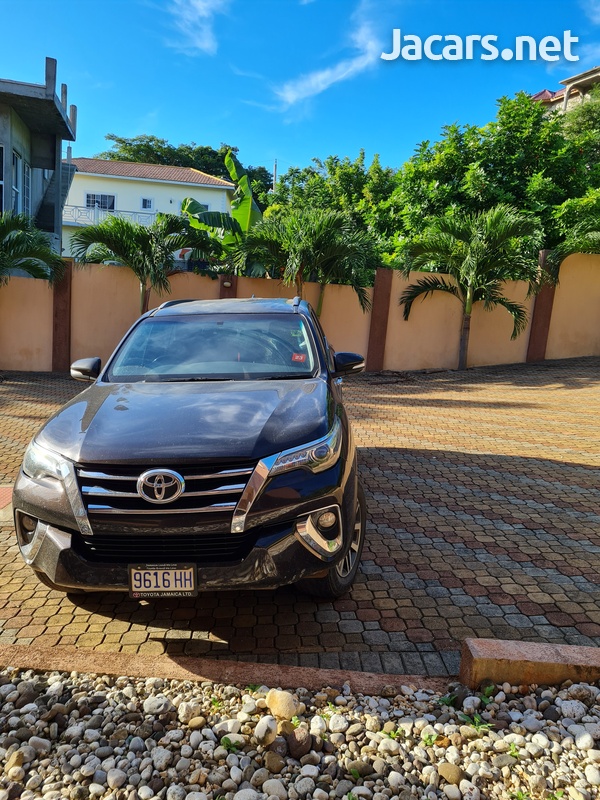 Toyota Fortuner 2,7L 2017