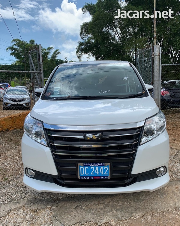 Toyota Noah 2,0L 2016