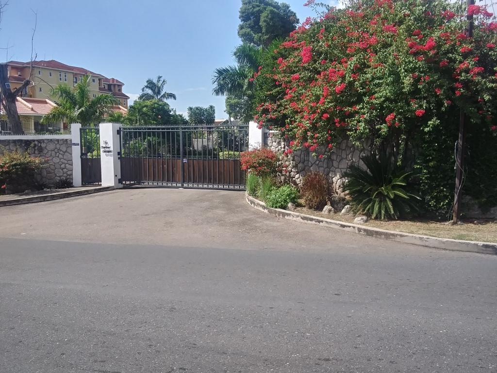 Townhouse for Sale   Kingston 8