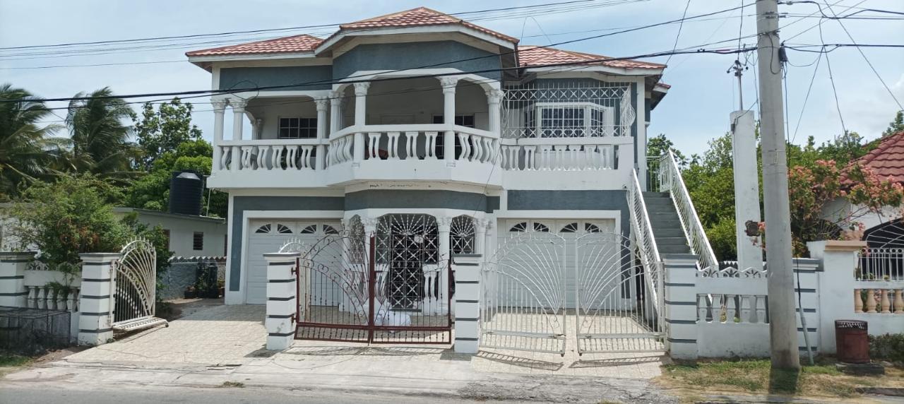 House for Sale   Spanish Town