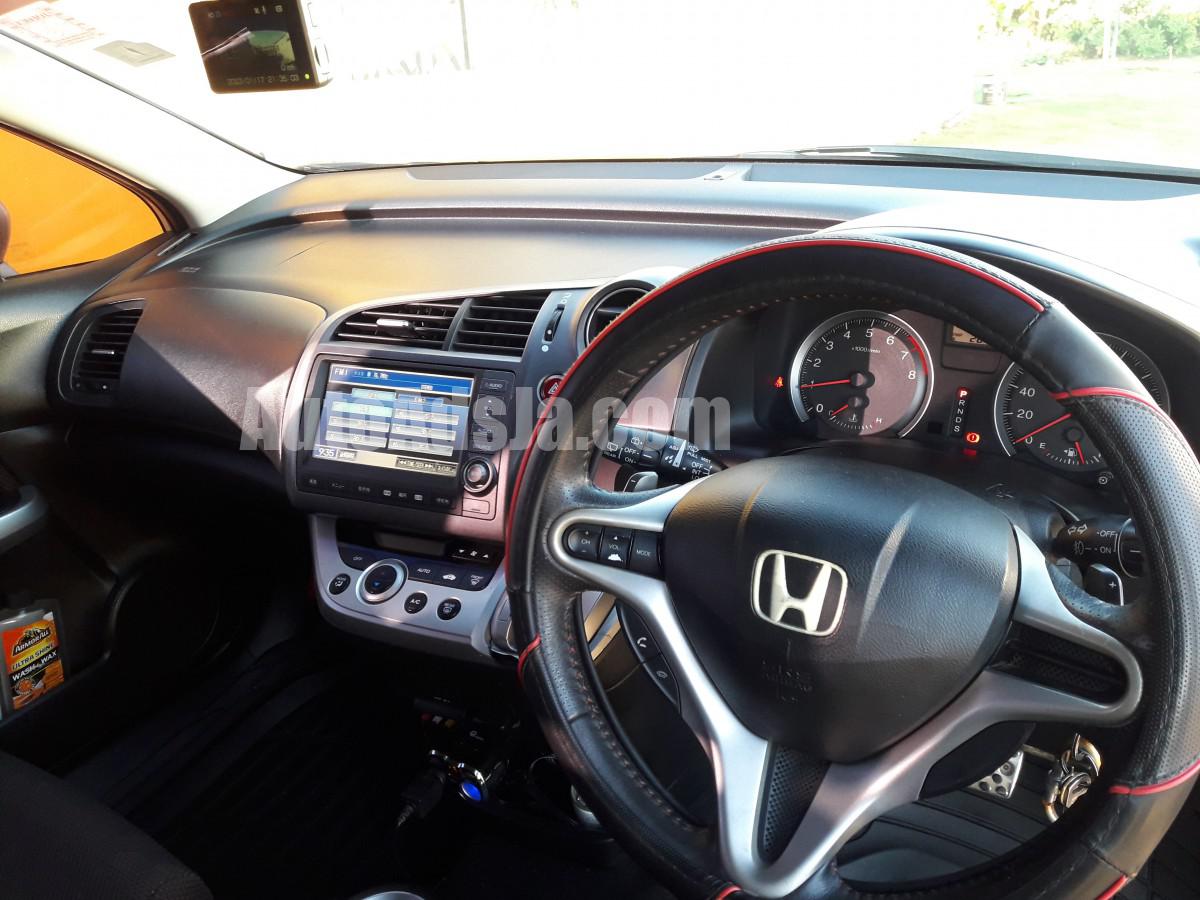 2011 Honda Stream