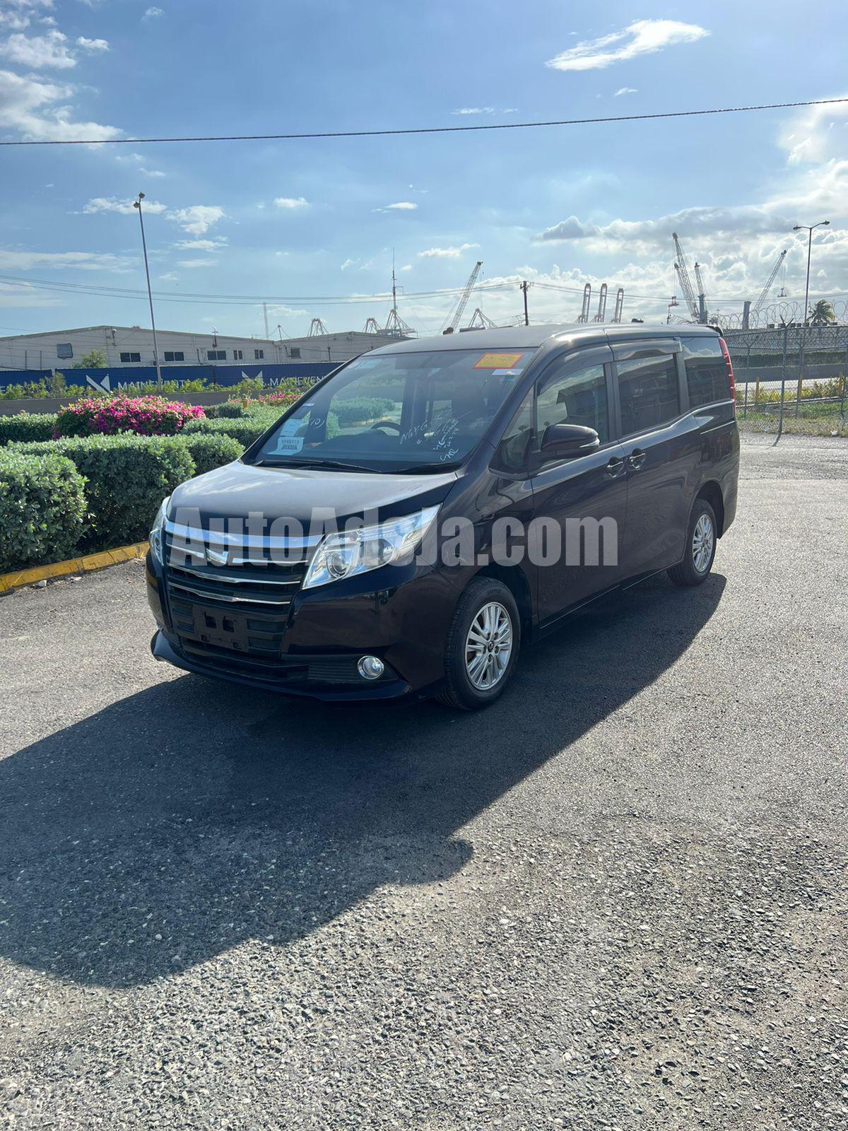 2014 Toyota Noah