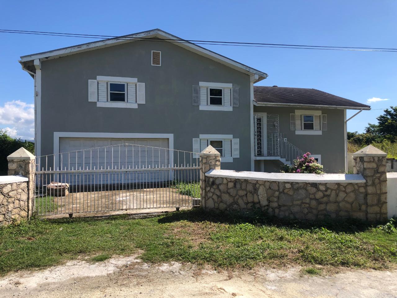 House for Sale   Black River
