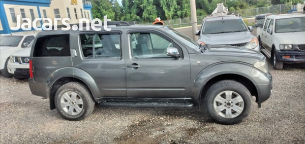 Nissan Pathfinder 2,0L 2006