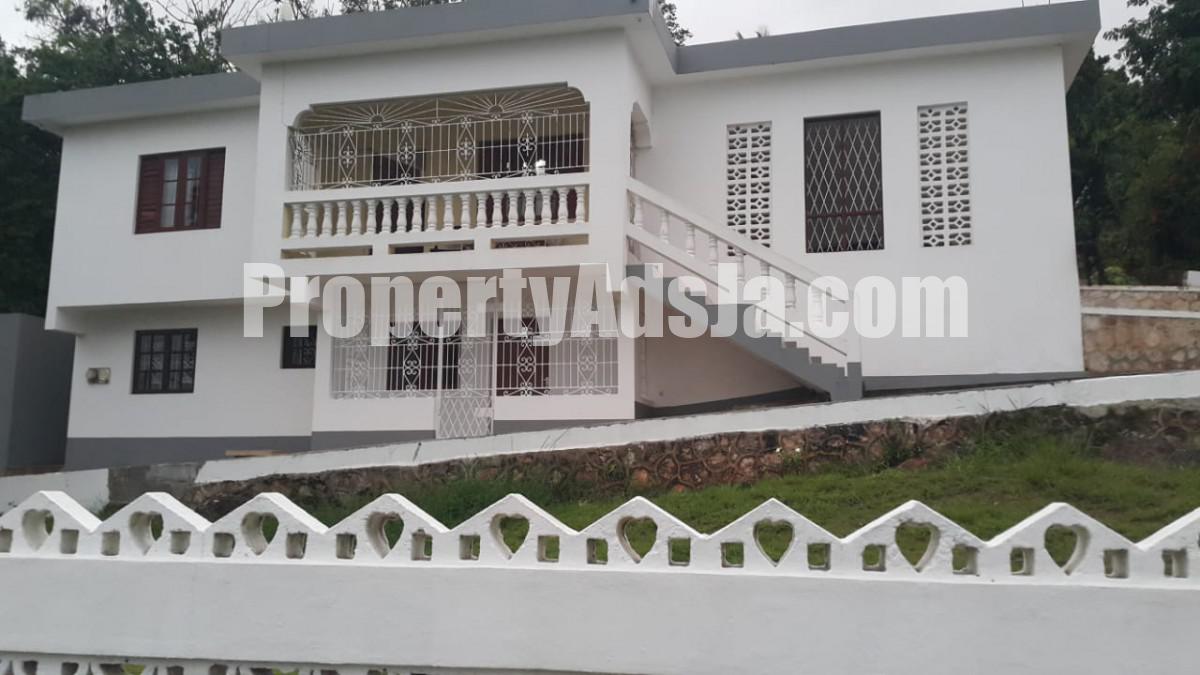 4 bed House For Sale in Spur Tree, Manchester, Jamaica