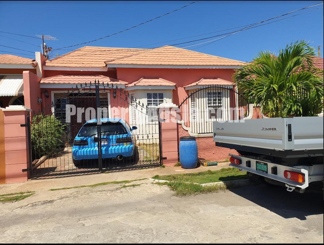 4 bed House For Sale in Cave Hill Estates, St. Catherine, Jamaica