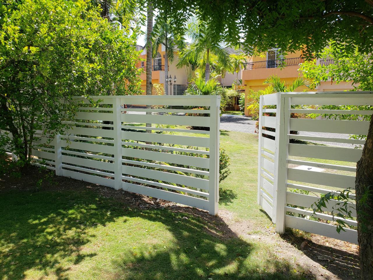 Townhouse for Rent   Kingston 8