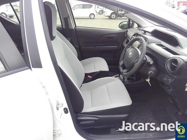 Toyota Aqua 1,5L 2016