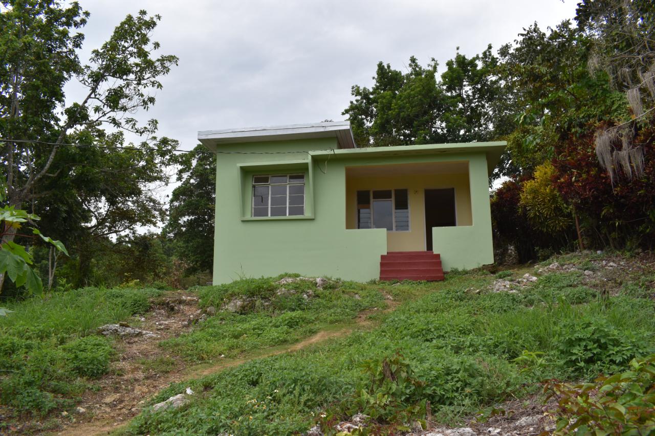 House for Sale   MILE  GULLY